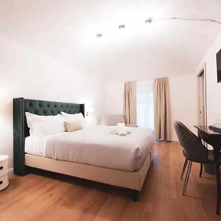 Carlo Felice Boutique Turim