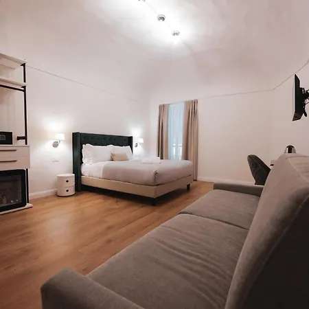 Carlo Felice Boutique 3* Turin